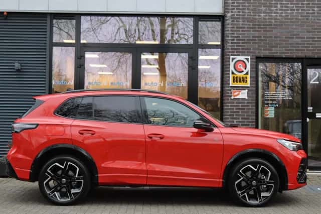 Volkswagen Tiguan (2025) thumbnail 4