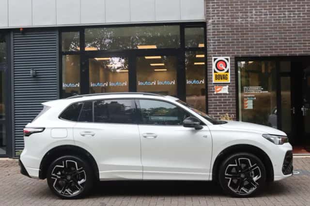 Volkswagen Tiguan (2025) thumbnail 4