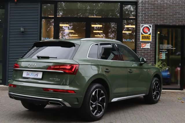 Audi Q5 (2023) thumbnail 2