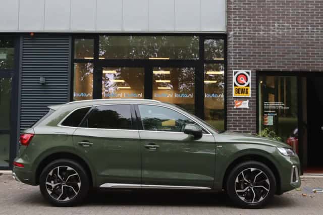 Audi Q5 (2023) thumbnail 4