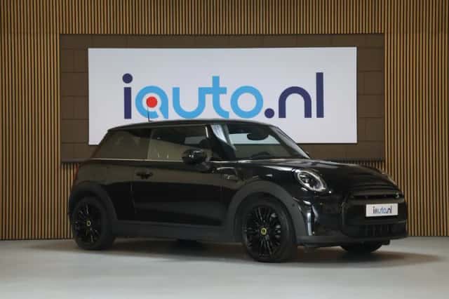MINI Electric (2023) thumbnail 3