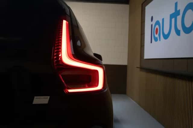 Volvo XC40 (2023) thumbnail 5