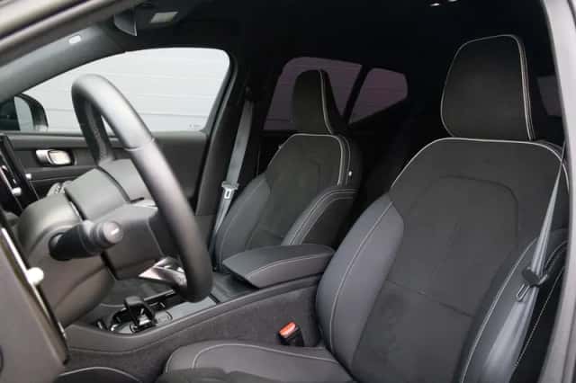Volvo XC40 (2023) thumbnail 6