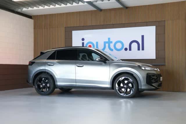 Volkswagen T-Roc (2026) thumbnail 4