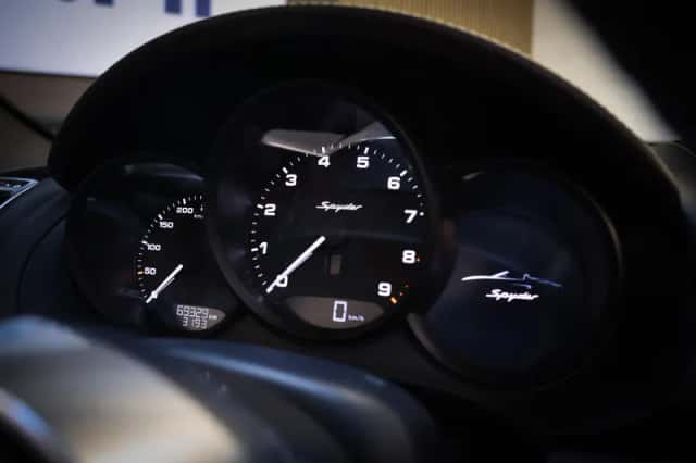 Porsche Boxster (2016) thumbnail 20