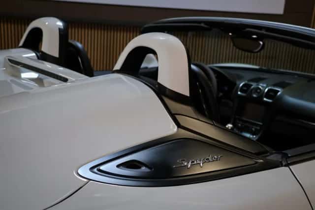 Porsche Boxster (2016) thumbnail 27