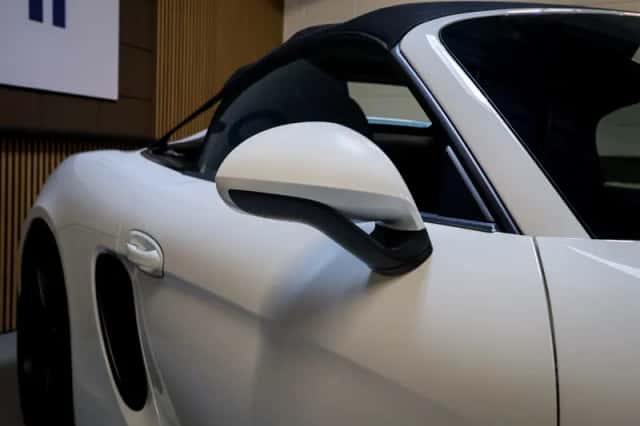 Porsche Boxster (2016) thumbnail 6