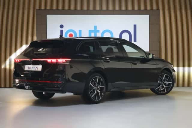 Volkswagen Passat (2025) thumbnail 3