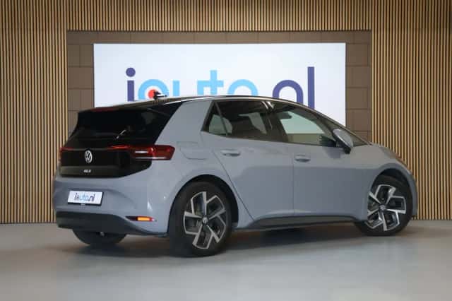 Volkswagen ID.3 (2024) thumbnail 2