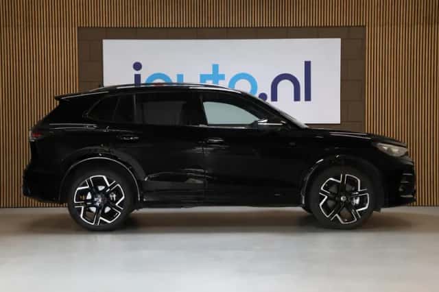 Volkswagen Tiguan (2025) thumbnail 3
