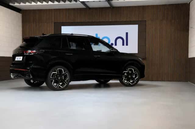 Volkswagen Tiguan (2025) thumbnail 5