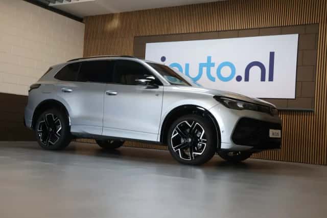 Volkswagen Tiguan (2025) thumbnail 2