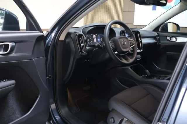 Volvo XC40 (2022) thumbnail 11