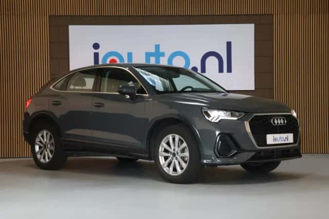 Audi Q3 (2022) thumbnail 2
