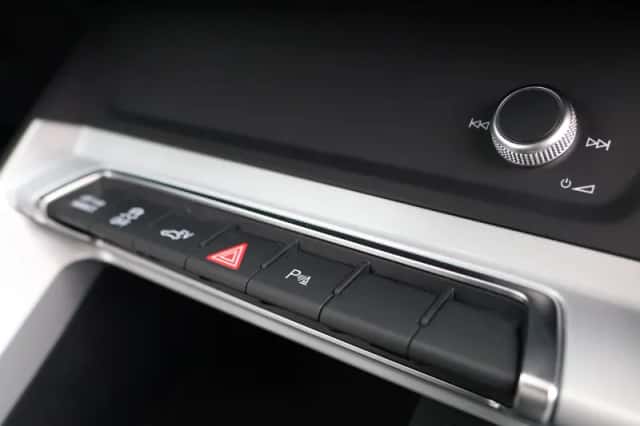 Audi Q3 (2022) thumbnail 25