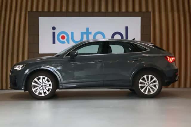 Audi Q3 (2022) thumbnail 4