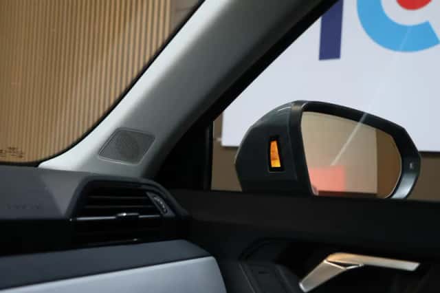 Audi Q3 (2022) thumbnail 8