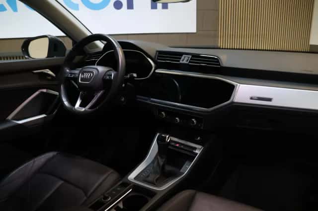 Audi Q3 (2022) thumbnail 9