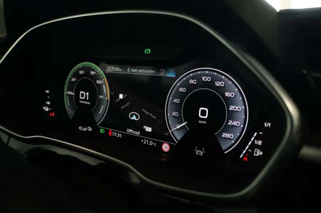Audi Q3 (2022) thumbnail 10