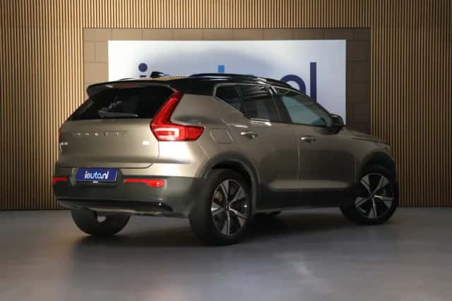 Volvo XC40 (2022) thumbnail 4