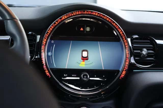 MINI Electric (2024) thumbnail 20
