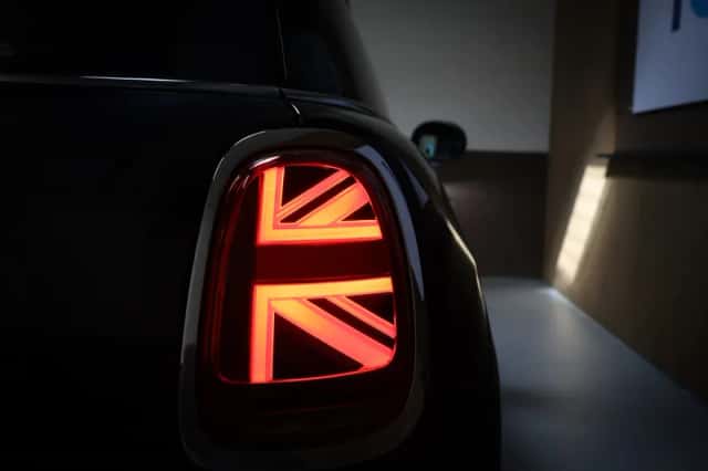 MINI Electric (2024) thumbnail 7