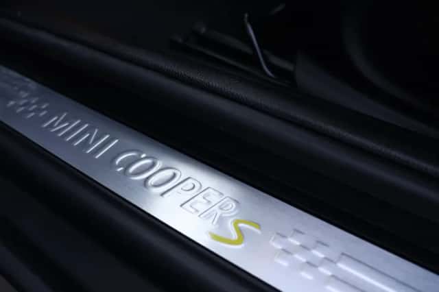 MINI Electric (2024) thumbnail 9