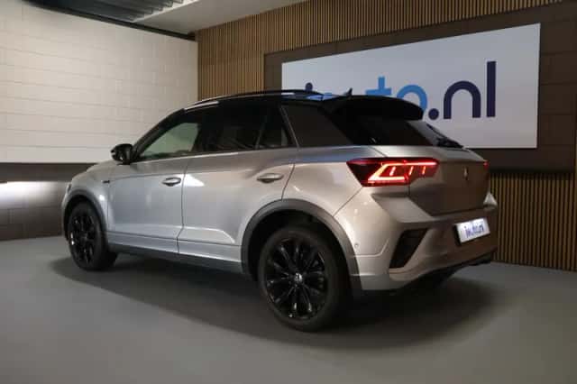 Volkswagen T-Roc (2022) thumbnail 5