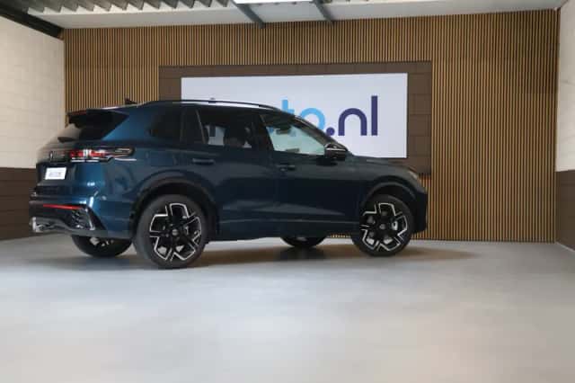 Volkswagen Tiguan (2025) thumbnail 3