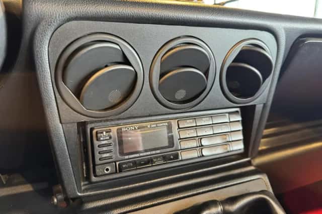 Alfa Romeo Spider (1989) thumbnail 16