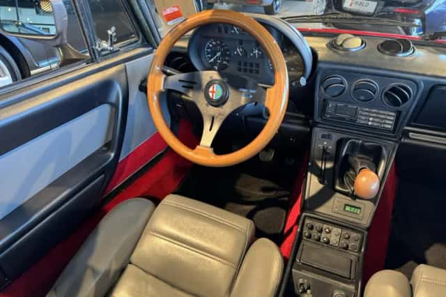 Alfa Romeo Spider (1989) thumbnail 3