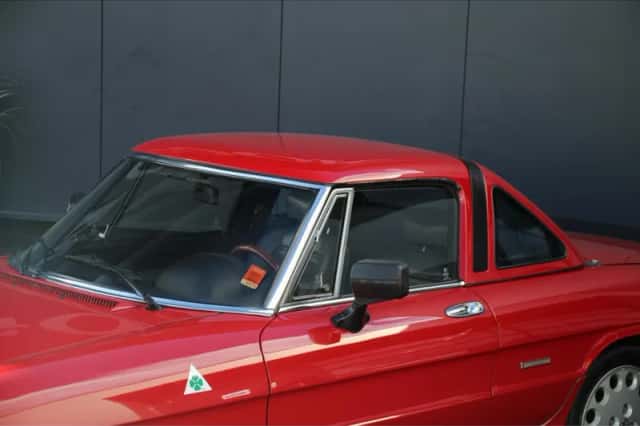 Alfa Romeo Spider (1989) thumbnail 23