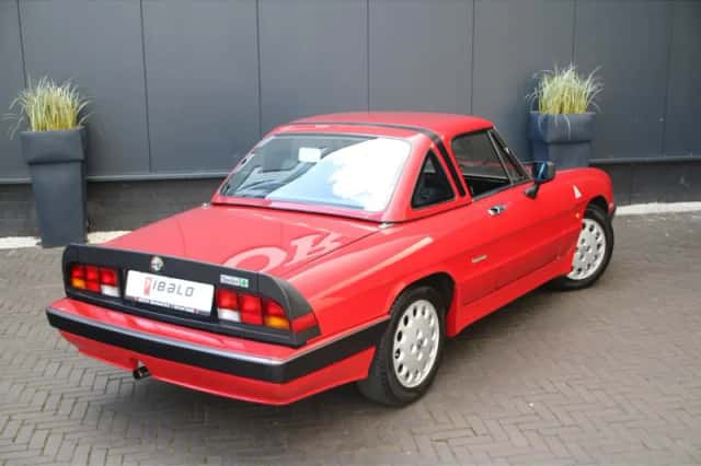 Alfa Romeo Spider (1989) thumbnail 6