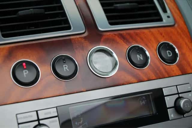 Aston Martin DB9 (2006) thumbnail 14