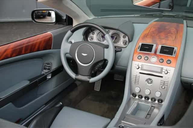 Aston Martin DB9 (2006) thumbnail 3