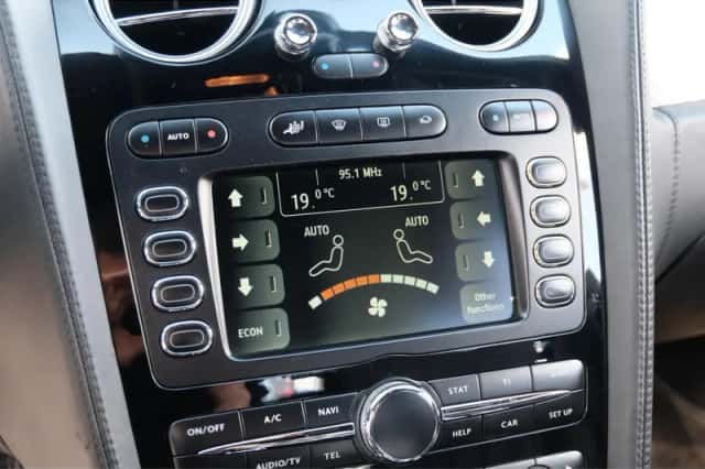 Bentley Flying Spur (2006) thumbnail 18