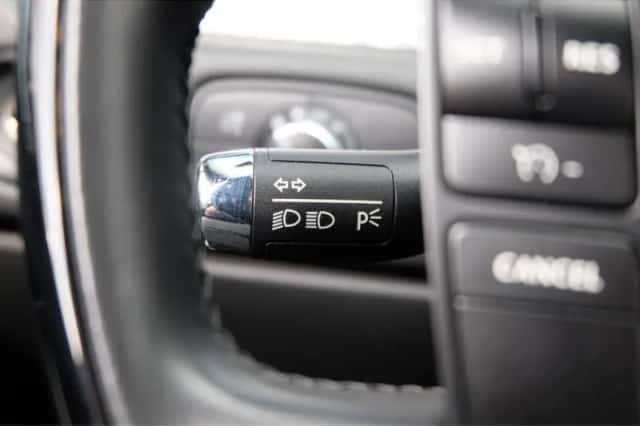 Bentley Flying Spur (2006) thumbnail 28