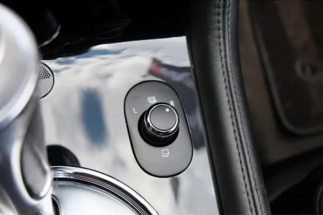 Bentley Flying Spur (2006) thumbnail 32