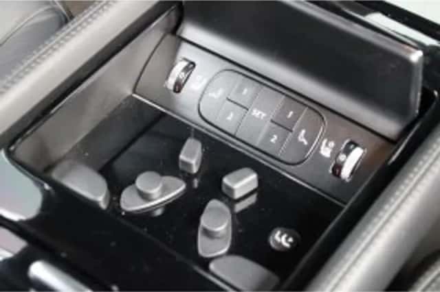 Bentley Flying Spur (2006) thumbnail 54