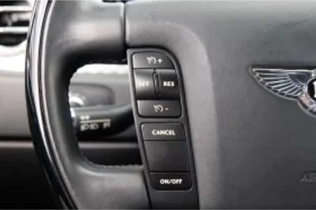 Bentley Flying Spur (2006) thumbnail 72