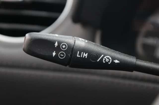 Mercedes-Benz SL-Klasse (2009) thumbnail 21