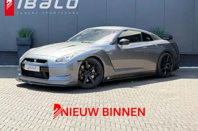 Nissan Gt R (2010) thumbnail 1