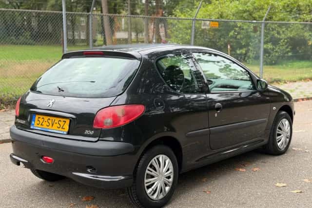 Peugeot 206 (2006) thumbnail 5