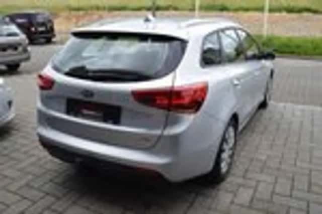 Kia Cee'd (2017) thumbnail 8