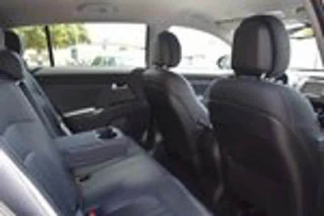 Kia Sportage (2015) thumbnail 17