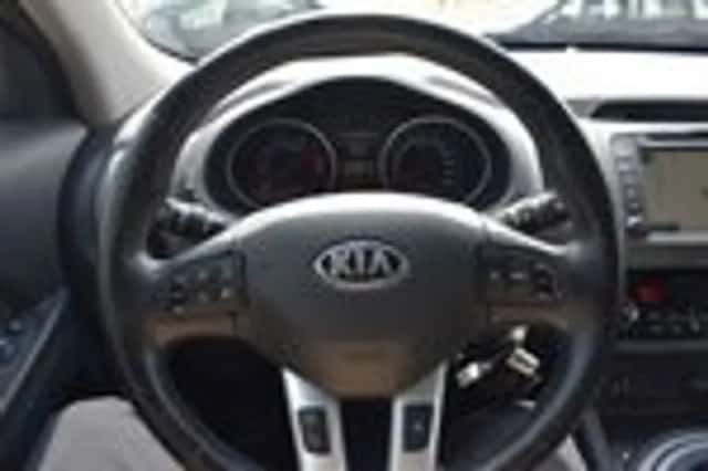 Kia Sportage (2015) thumbnail 22