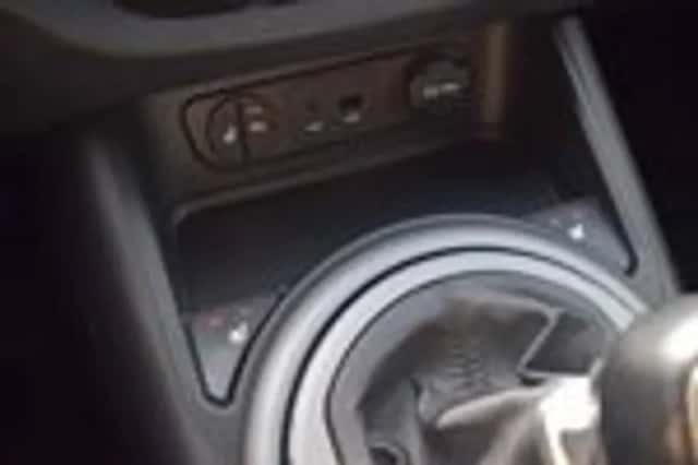 Kia Sportage (2015) thumbnail 26