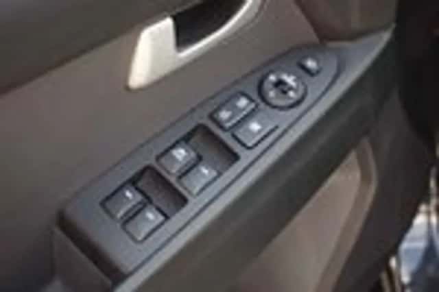 Kia Sportage (2015) thumbnail 30