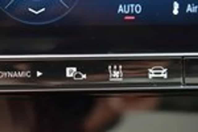 Mercedes-Benz CLE (2024) thumbnail 24