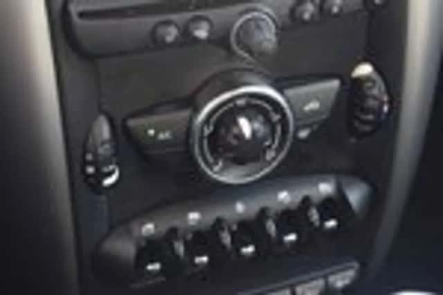 MINI Countryman (2012) thumbnail 25